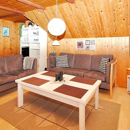 Holiday Tues C- 4927 Tatil Evi
